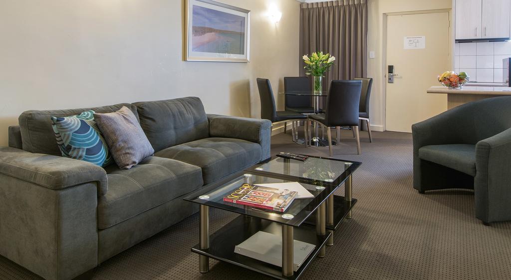 The Peninsula Riverside Serviced Apartments Perth Bilik gambar